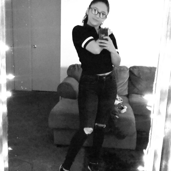 Meet your Posher, Elizabeth - Picture 1 of 1